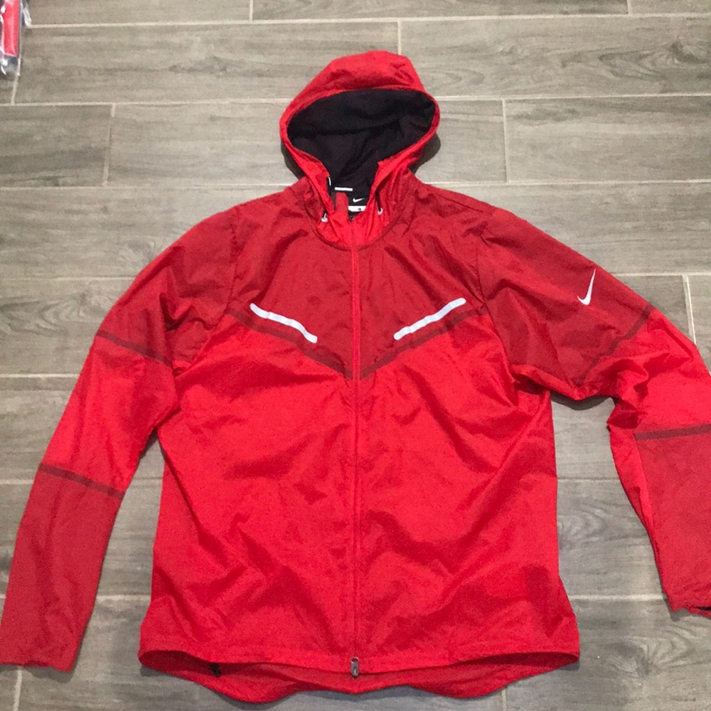 NIKE RUNNING LIGHTWEIGHT RED JACKET LARGE